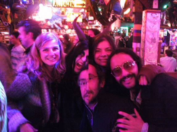 Até bruxa tinha no Andrés Carne de Res, em Chia, próximo de Bogotá, na Colômbia